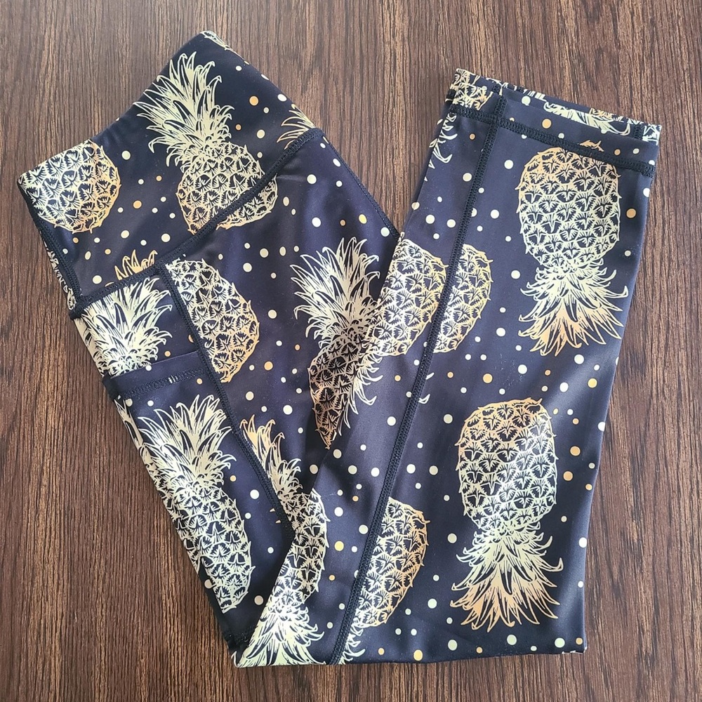 Medium capri athletic leggings